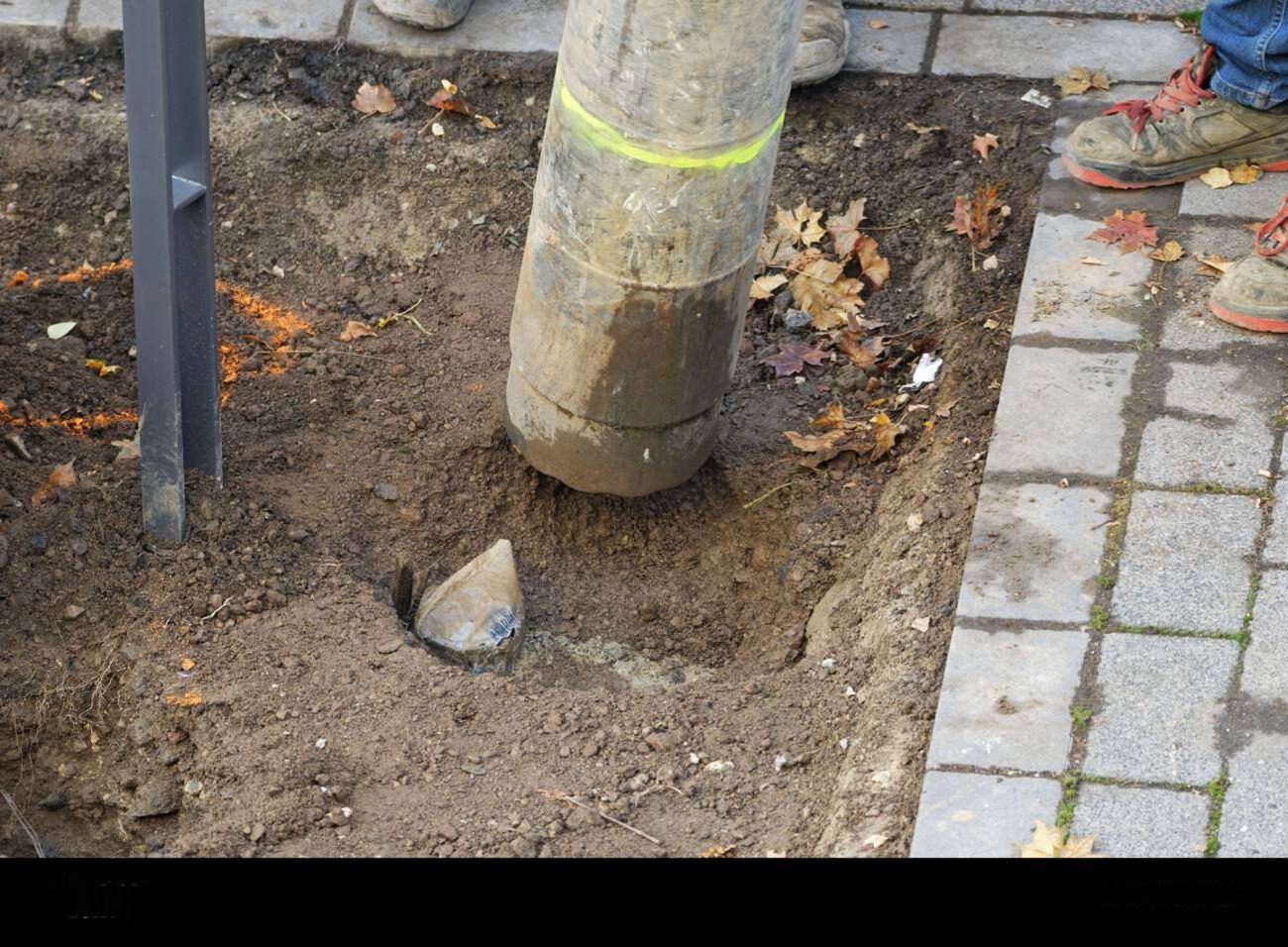 Sewer line in Coquitlam being cleaned by Lo-Vac Solutions Ltd.<br>